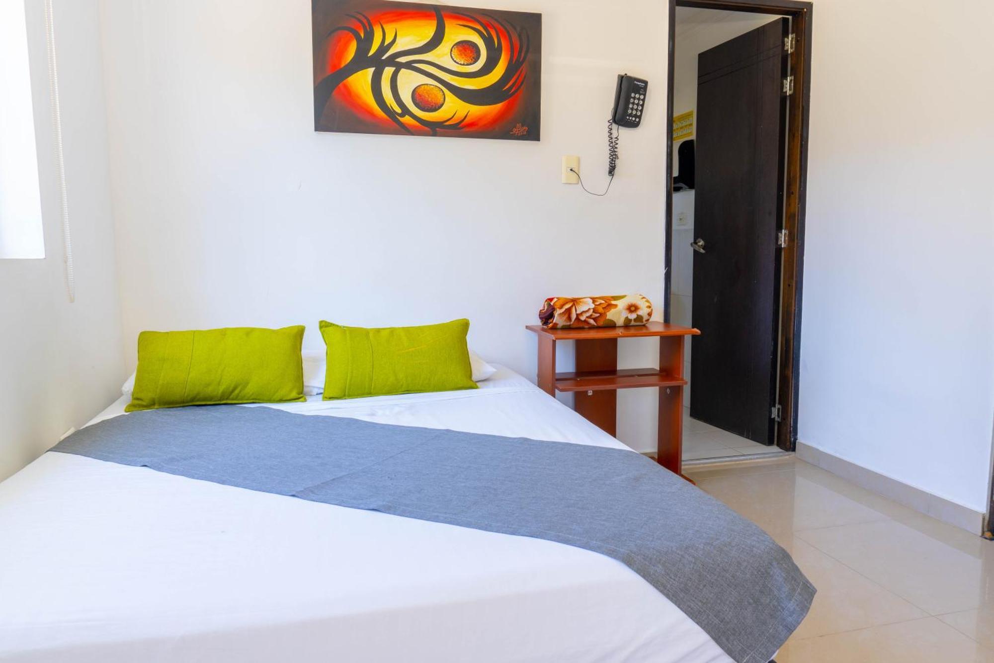 Hotel Park 6 Меделин Екстериор снимка