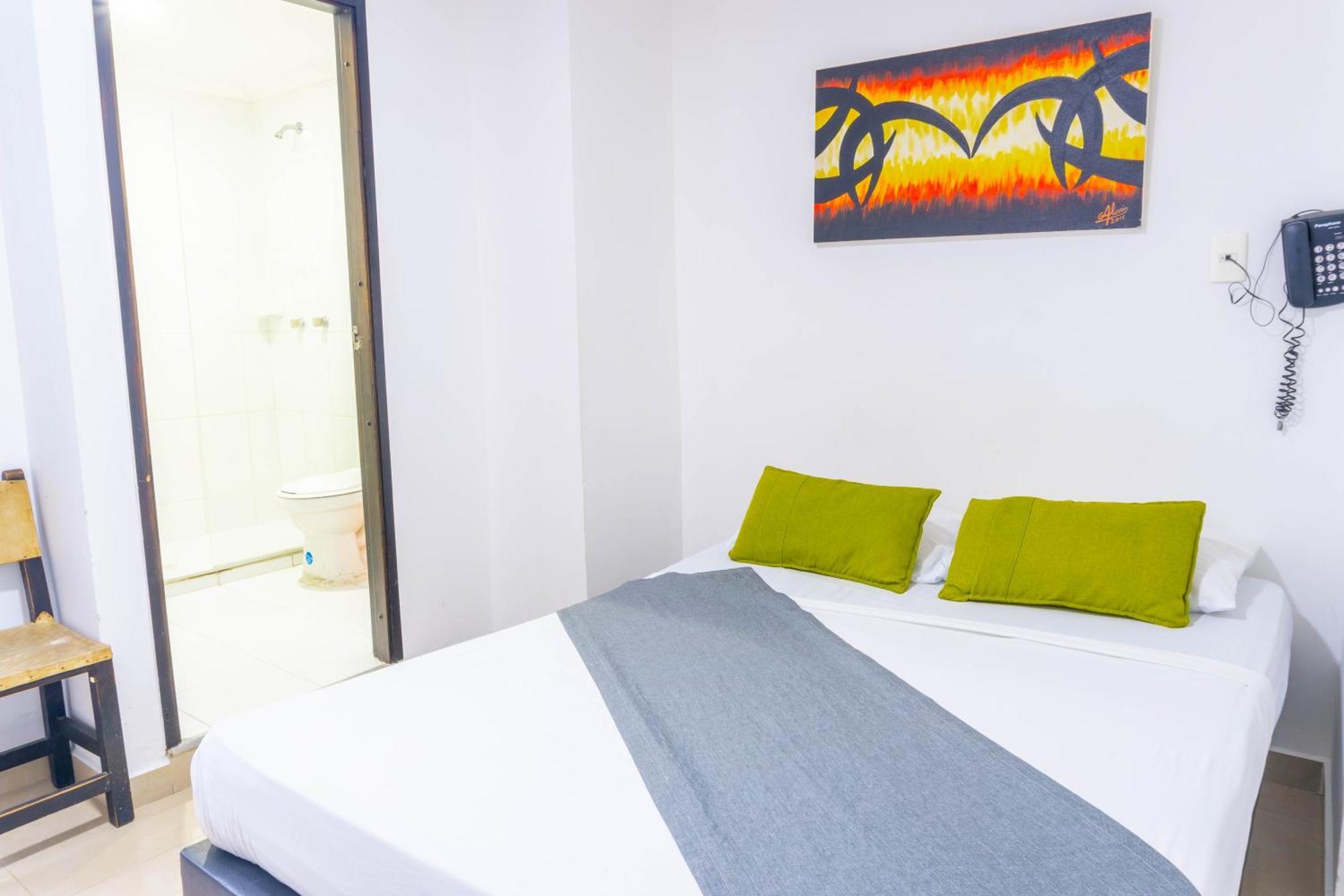 Hotel Park 6 Меделин Екстериор снимка