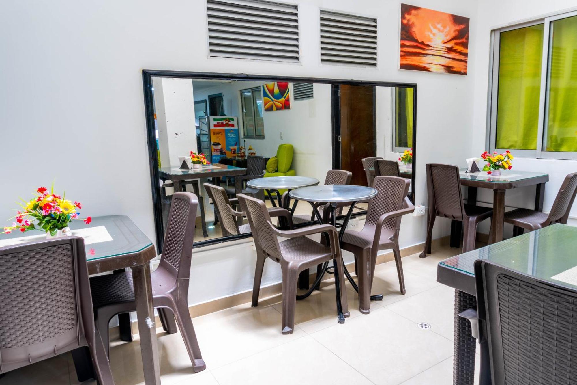 Hotel Park 6 Меделин Екстериор снимка